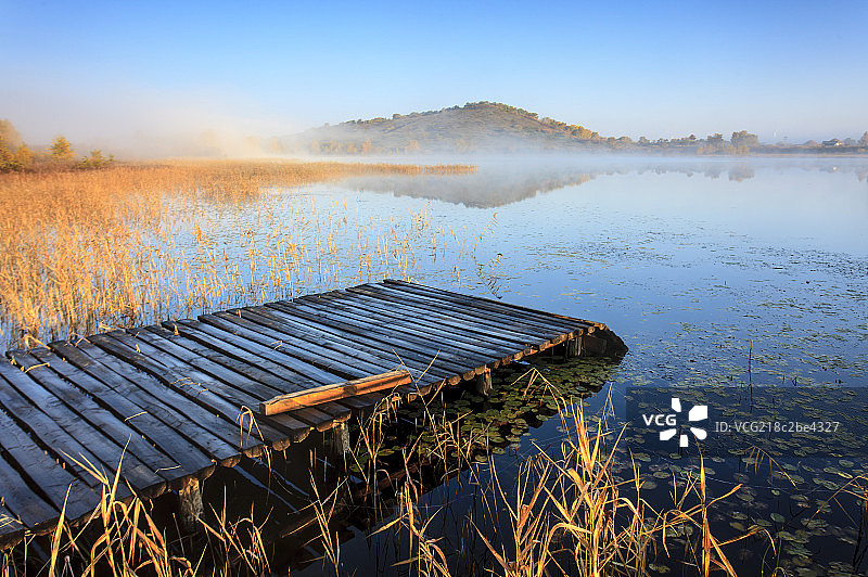 御道口桃山湖晨雾图片素材