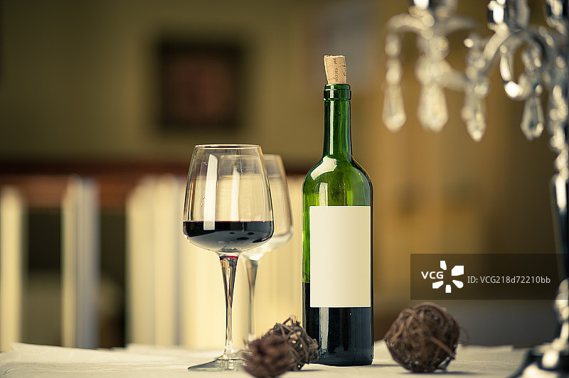 红酒餐桌图片素材