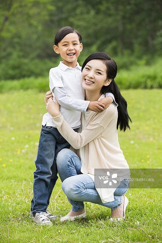 快乐母子的肖像图片素材