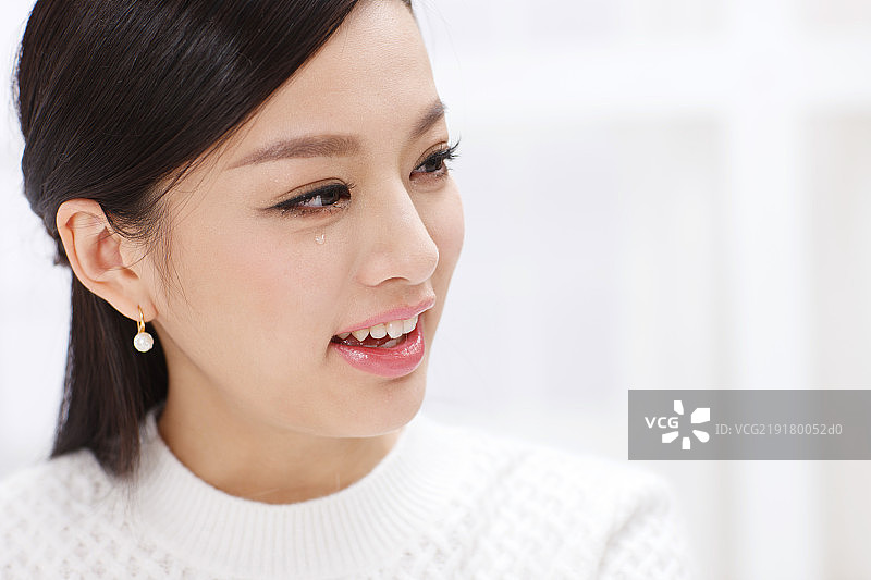 青年女人肖像图片素材