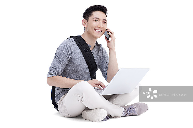 大学男生打电话图片素材