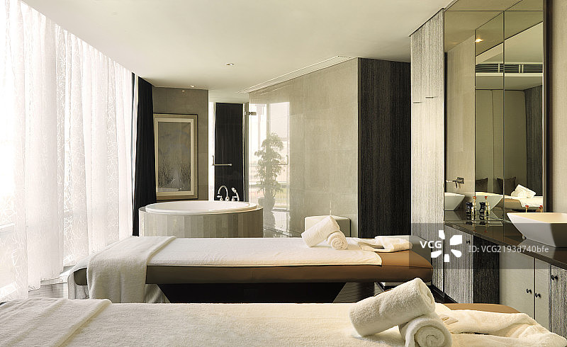 Contemporary health spa massage and treatment interior图片素材