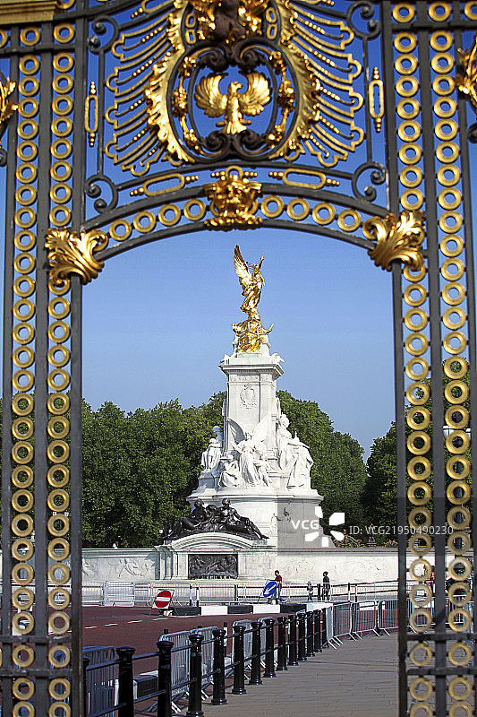 白金汉宫胜利女神纪念碑图片素材