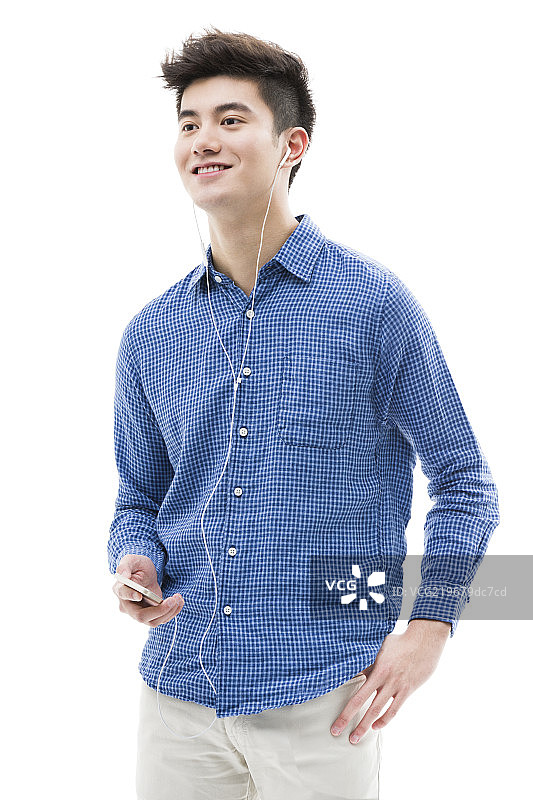 年轻男子听音乐图片素材