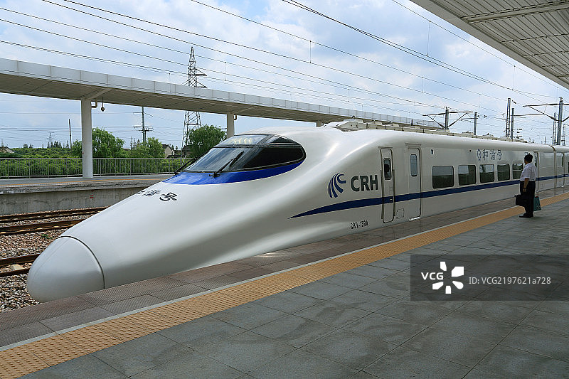 上海虹桥火车站动车图片素材