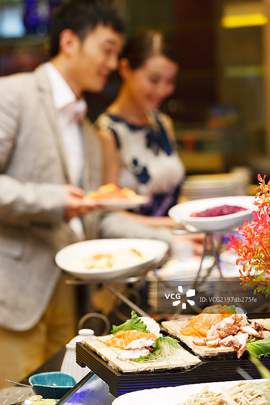 商务人士在酒店用餐图片素材