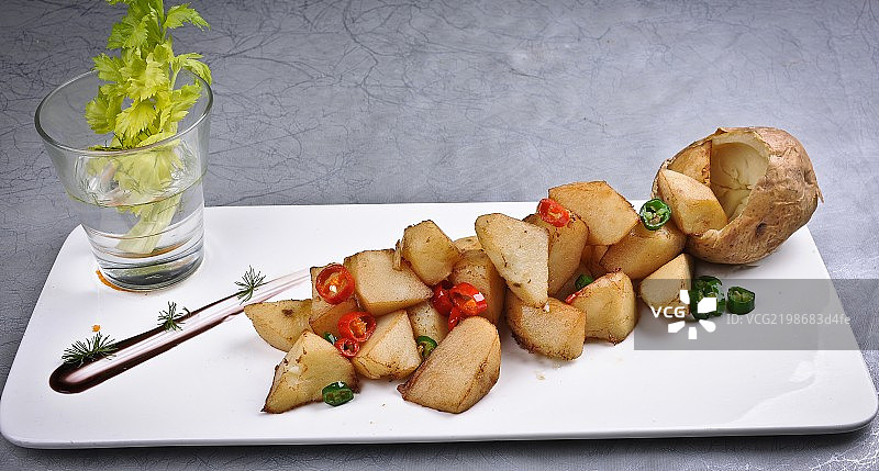 后山烤土豆图片素材