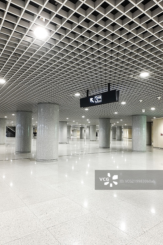 心形礼品盒与古代人物卡通形象糖盒图片素材