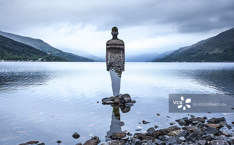 水中雕像图片素材