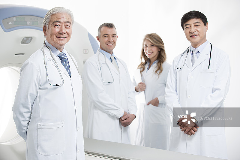 CT室里的医生图片素材