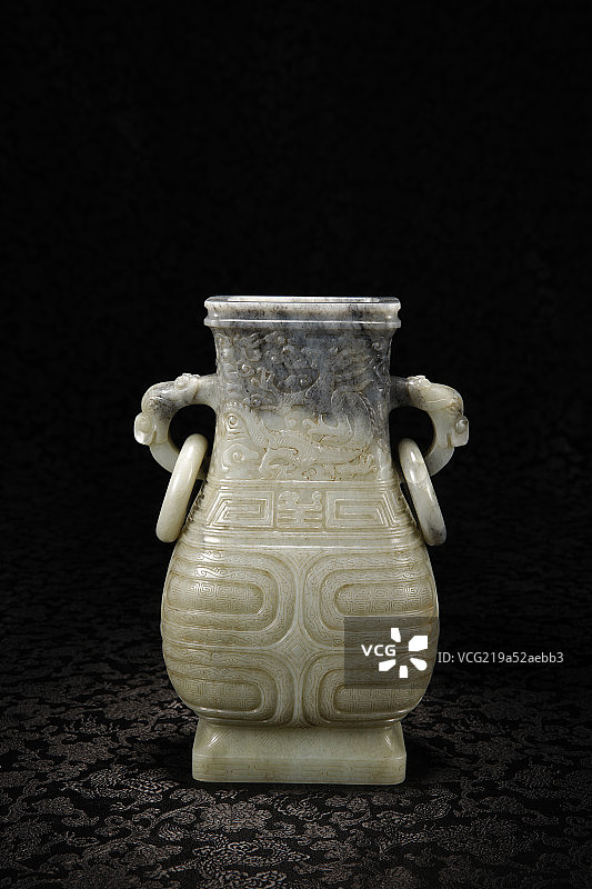 青白玉回纹活环双耳瓶图片素材