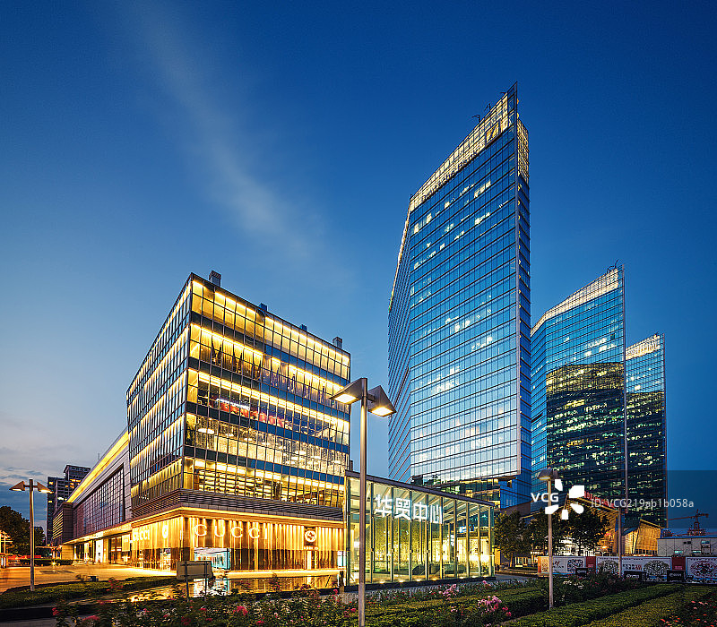 北京·华贸中心移轴夜景图片素材