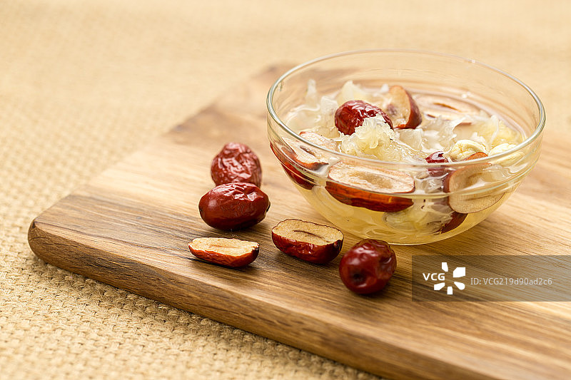 红枣银耳莲子汤图片素材