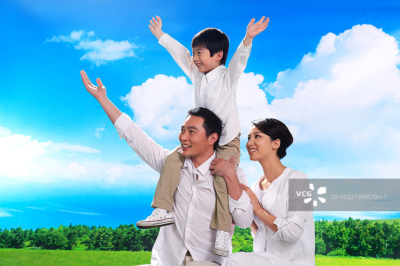 东方家庭郊游图片素材