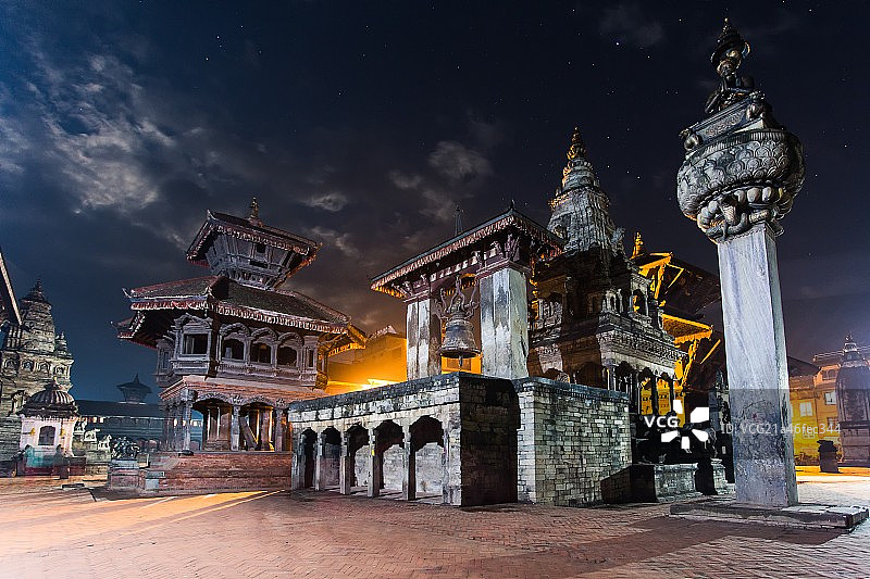 午夜的杜巴图片素材