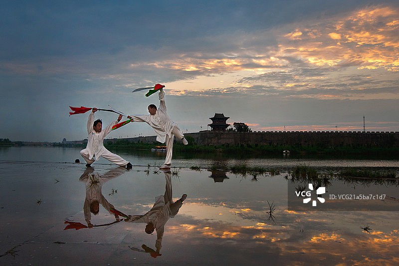 河北省永年广府古城外练武图片素材