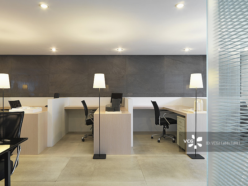 办公室内的工位图片素材