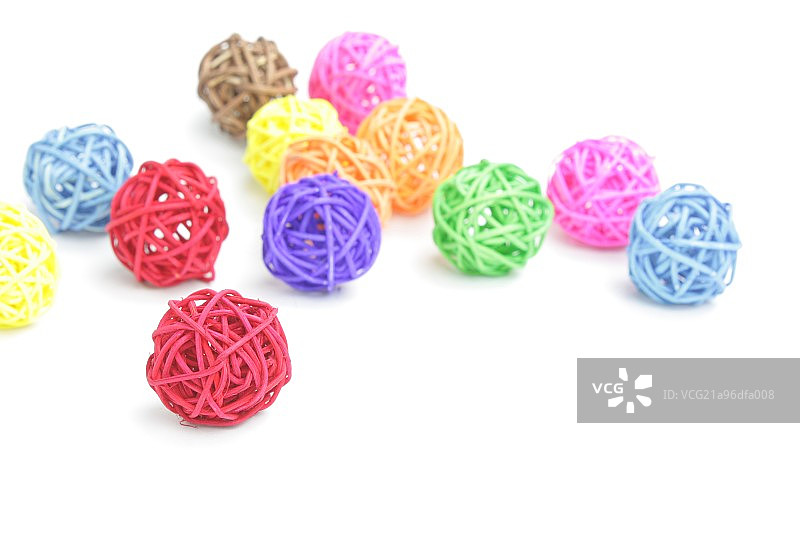 五颜六色的藤球装饰物图片素材