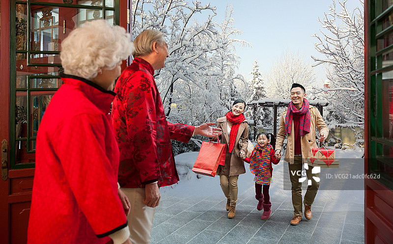 东方家庭过年图片素材