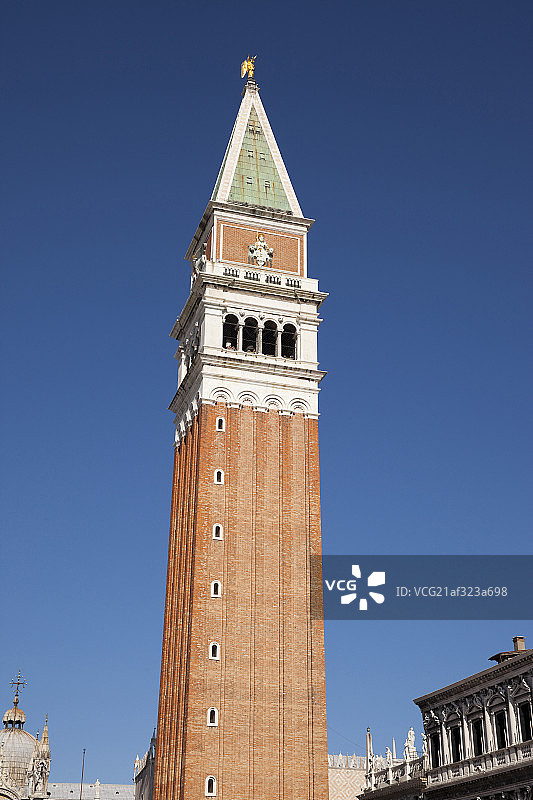 威尼斯圣马克广场钟楼图片素材