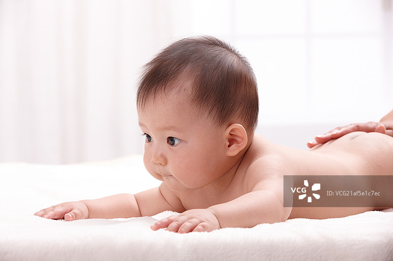 一个可爱的婴儿图片素材