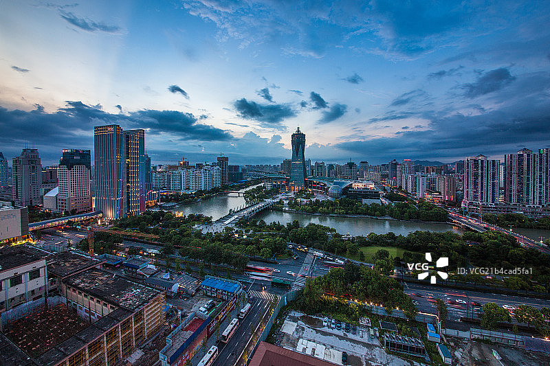 傍晚的西湖文化广场图片素材