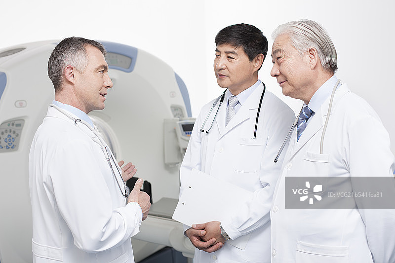 CT室里的医生图片素材