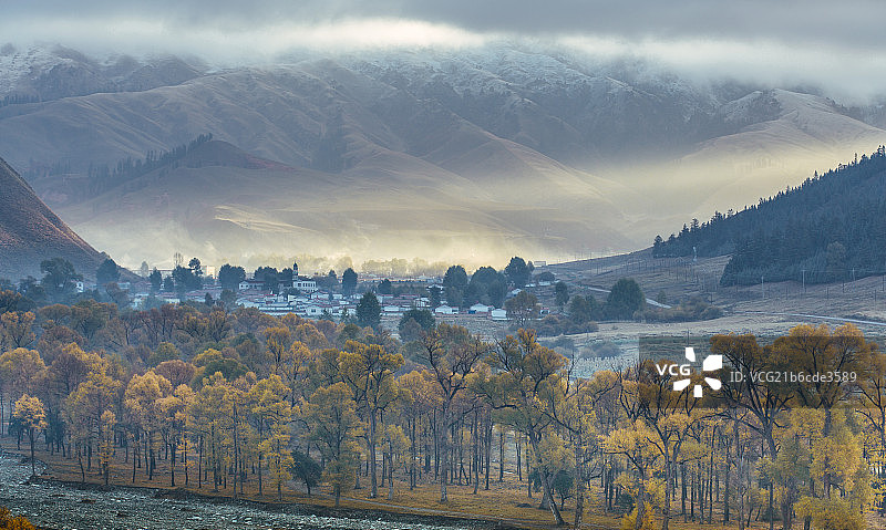 祁连县小镇日出图片素材