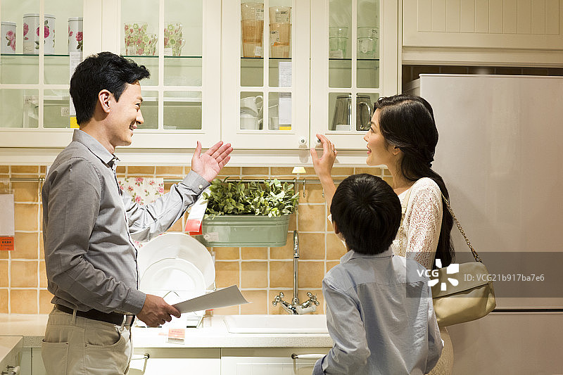 购买厨房用品图片素材