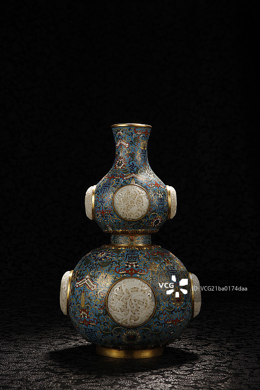铜掐丝珐琅嵌玉葫芦瓶图片素材