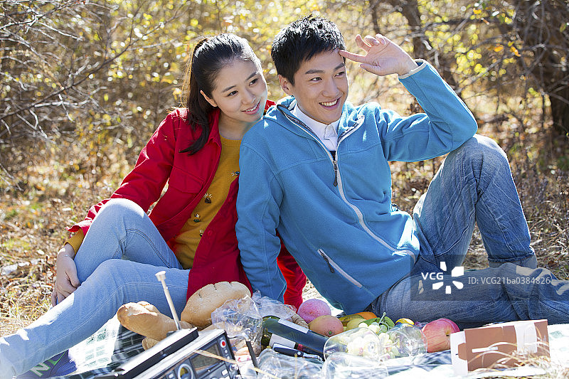 青年情侣度假图片素材