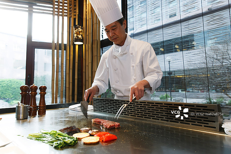 酒店厨师炒菜图片素材
