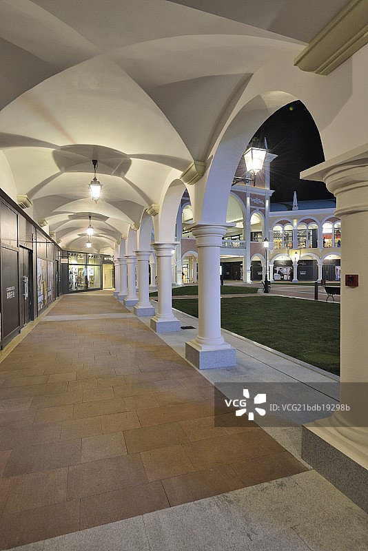 佛罗伦萨小镇夜景图片素材