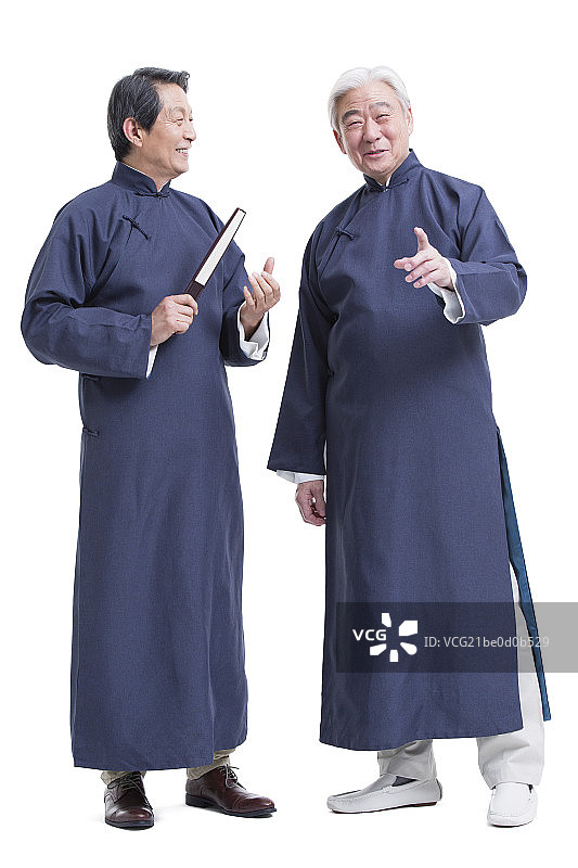 穿传统大褂的老年人图片素材