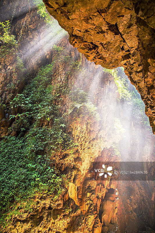 石缝光束图片素材