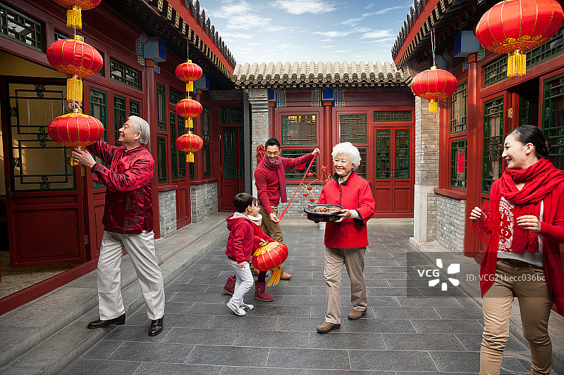 东方家庭过年图片素材