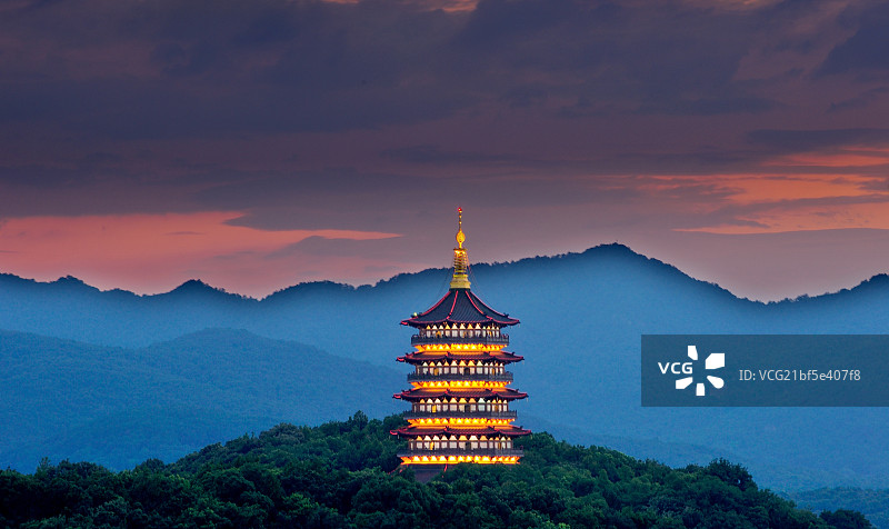 杭州雷峰塔夜景图片素材