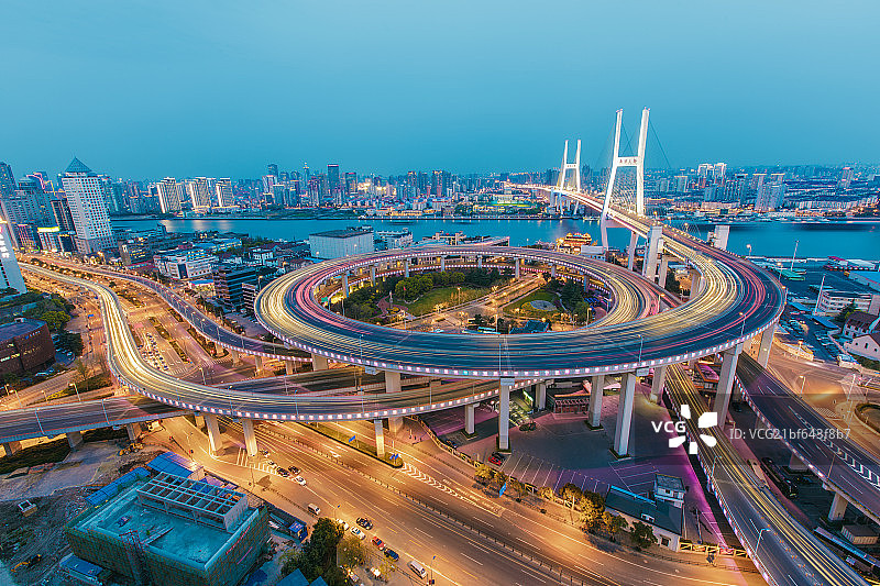 盘根交错图片素材