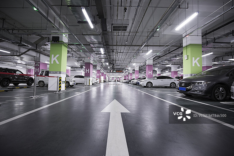 地下停车场图片素材