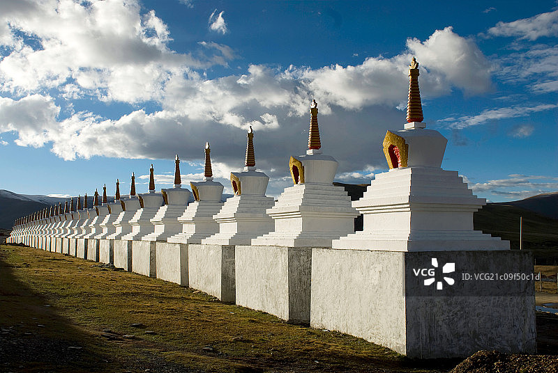 四川省雅江县白塔图片素材