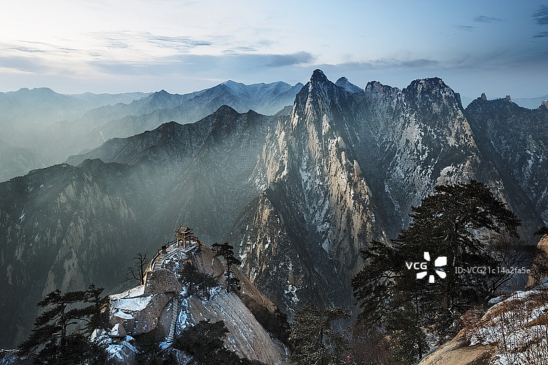 华山下棋亭图片素材