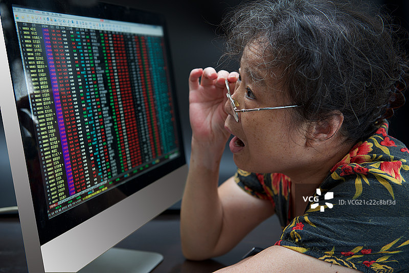 中国大妈炒股图片素材