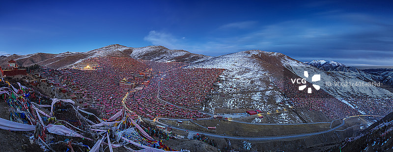 五明佛学院夜景图片素材