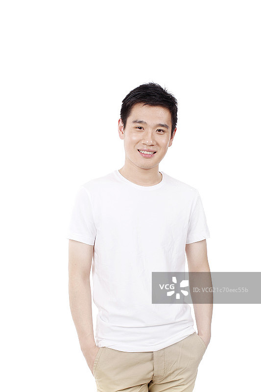 一个穿白汗衫的男青年图片素材
