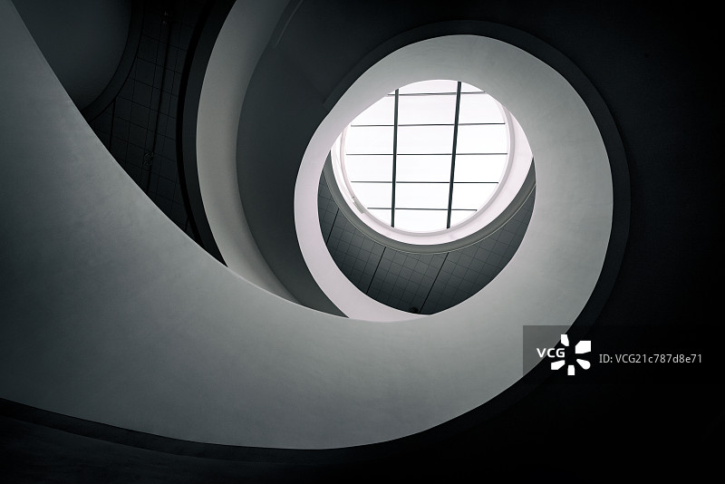 黑白旋梯图片素材