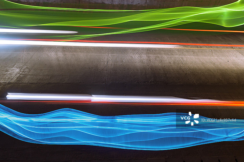 俯拍公路上面的车灯汽车广告背景图片素材