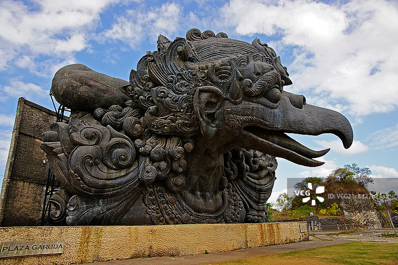 巴厘岛神鹰广场铜像图片素材