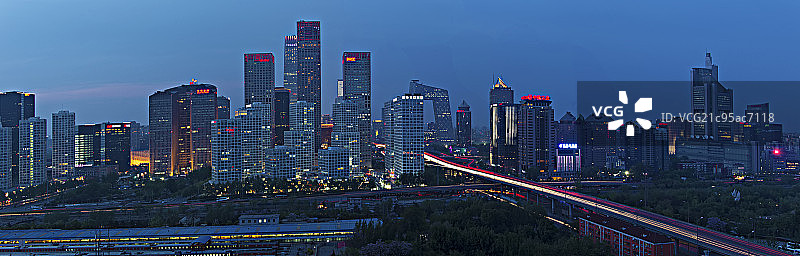 CBD黄昏上灯全景图图片素材