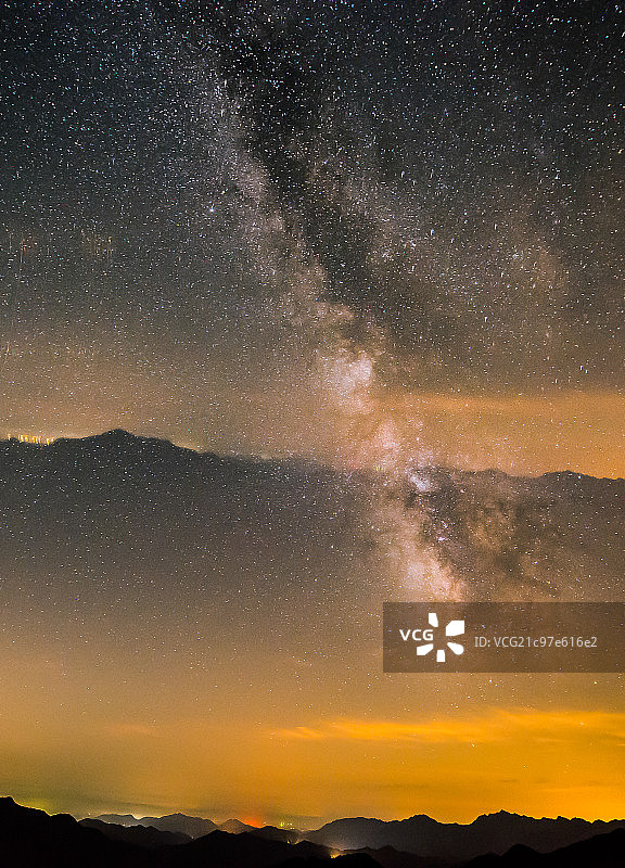 竖构图自然风光星空图片素材