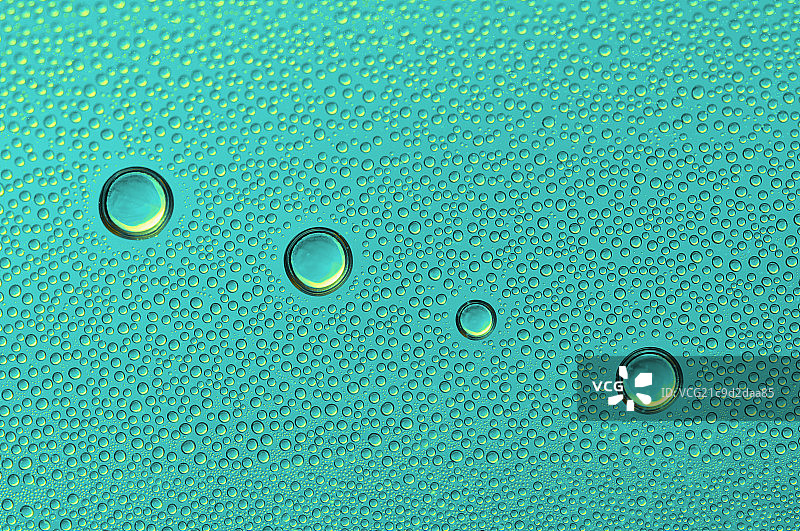 凝结的水珠微距图片素材